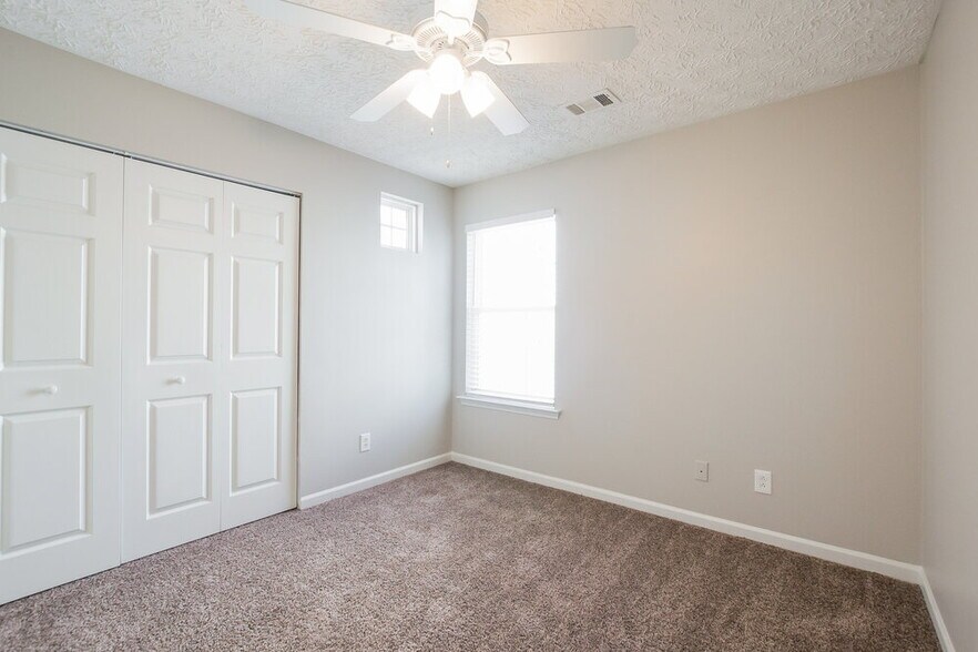 Building Photo - 186 Ilex Dr