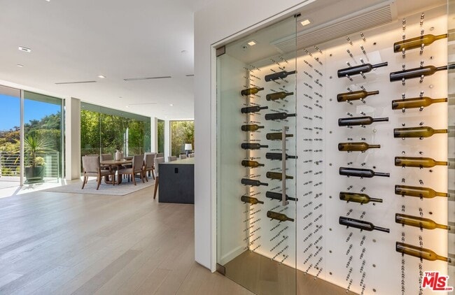 Building Photo - 1895 Rising Glen Rd