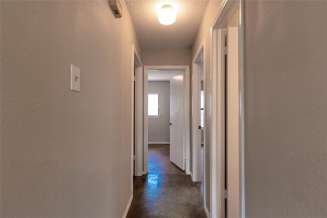 Building Photo - 12909 Campos Dr