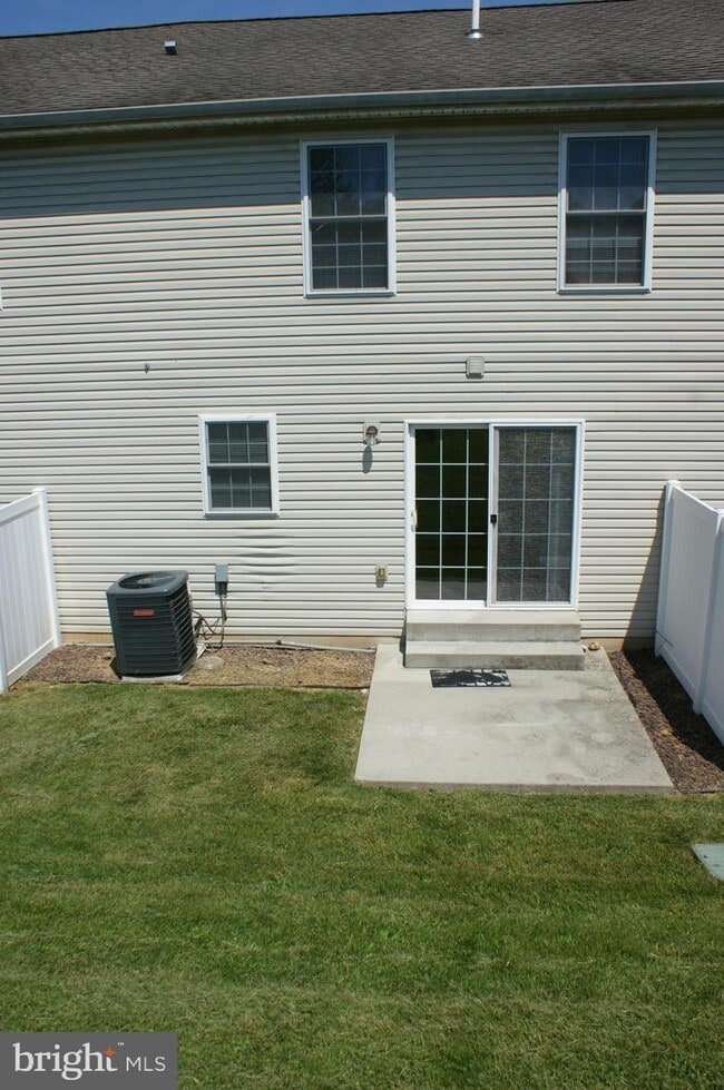 Building Photo - 4815 E Trindle Rd