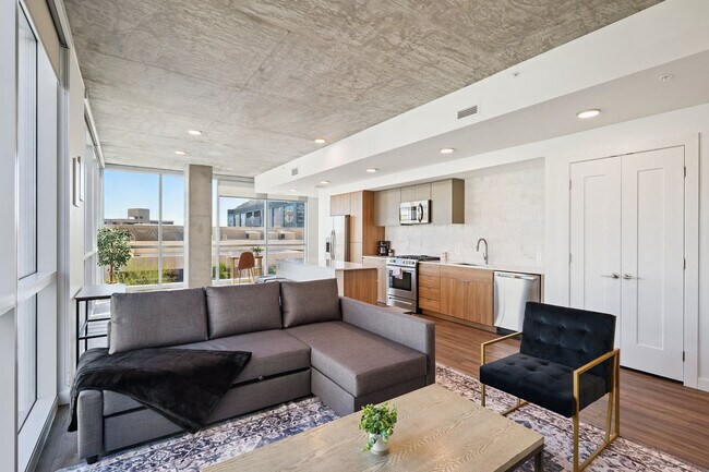 Building Photo - 222 E Jefferson St