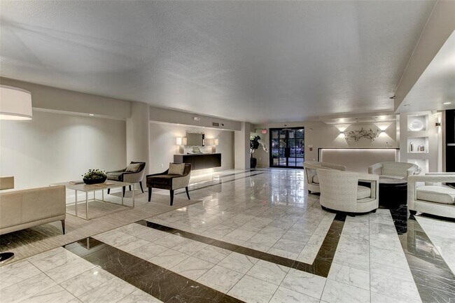 Building Photo - 1025 S Shepherd Dr