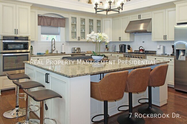 Building Photo - 7 Rockbrook Dr