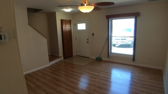 Building Photo - Blacksburg 2 Bedroom Townhouse- Available in July 2025