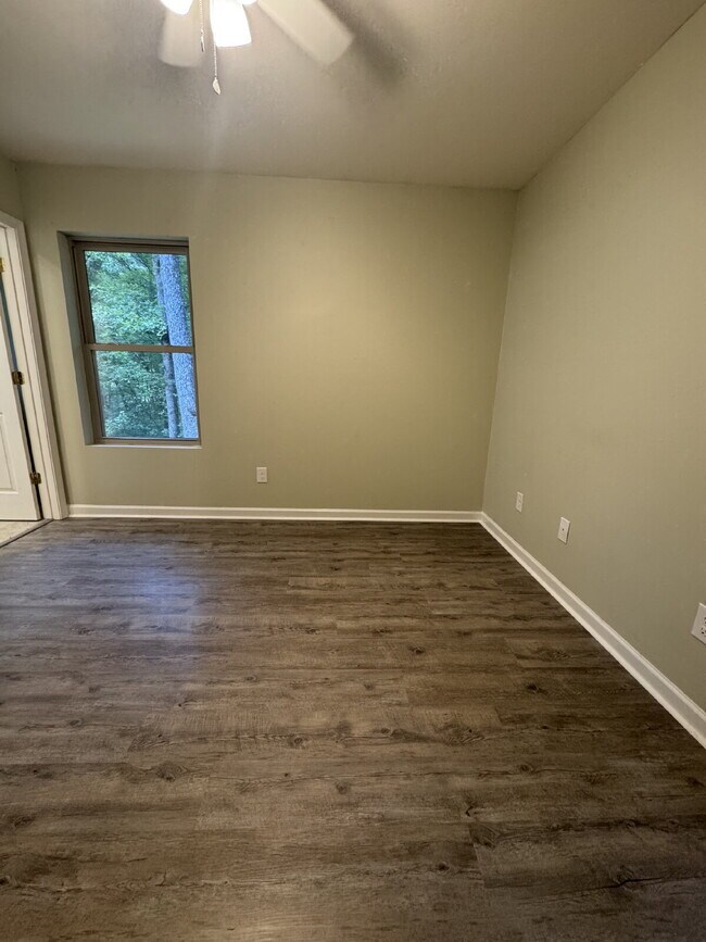Building Photo - 46 Madison Heights Dr