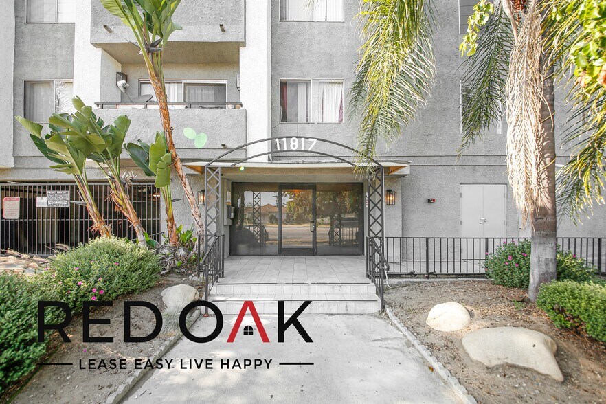 Building Photo - 11817 Victory Blvd