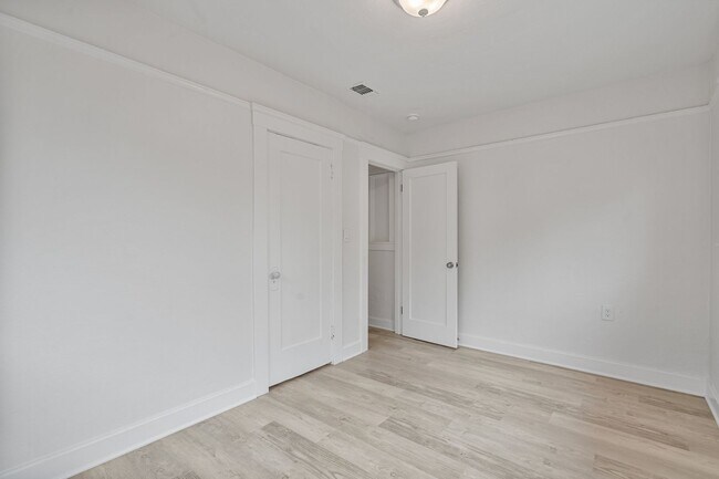 Building Photo - Beautifully Remodeled Home