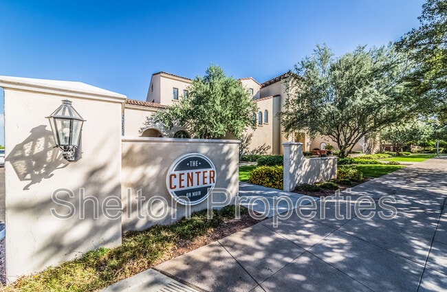 Building Photo - 20877 W Court St