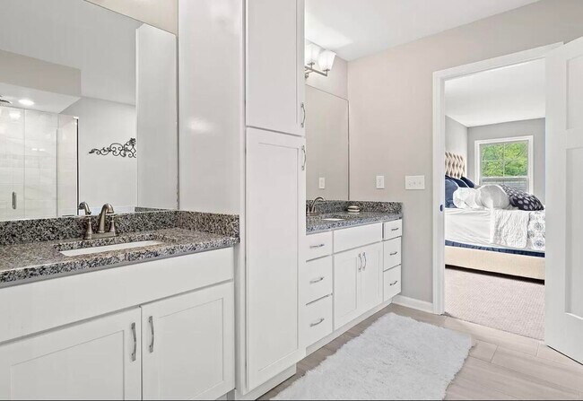 Building Photo - 4300 Steamboat Rd