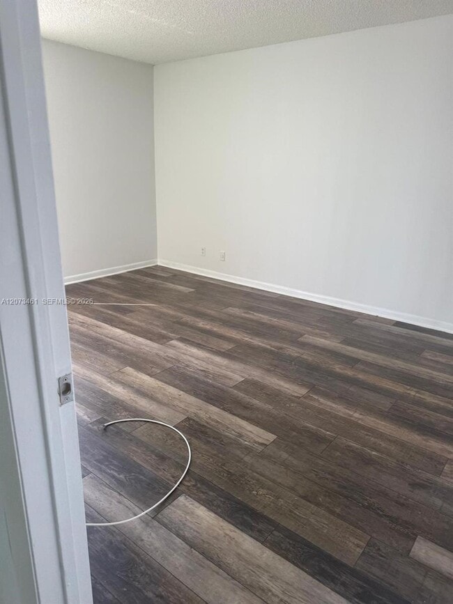 Building Photo - 109 Lake Emerald Dr
