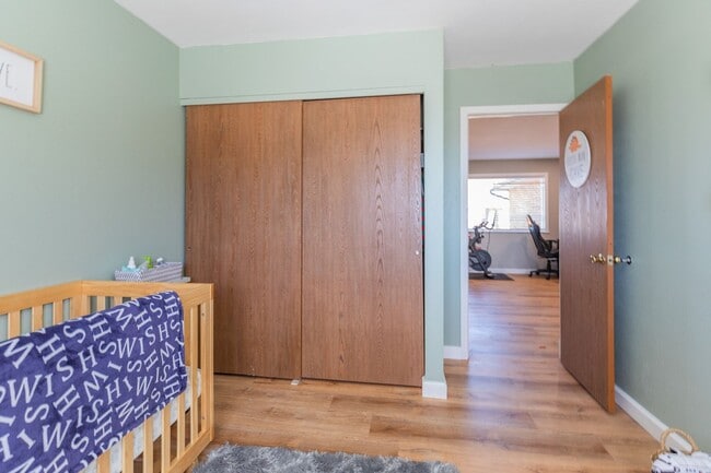 Building Photo - Beautiful 3 Bed 2 Bath - Gorgeous Views & Fenced in Backyard!