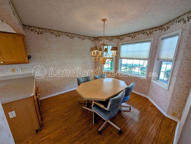 Building Photo - Avon Home with Vaulted Ceilings, Gas Firep...