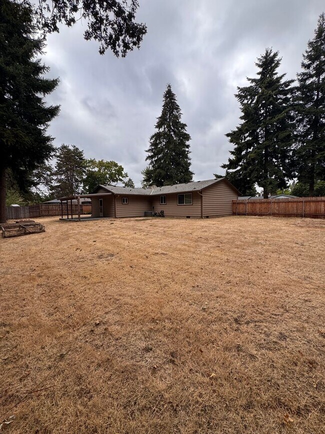 Building Photo - 10604 NE 47th St