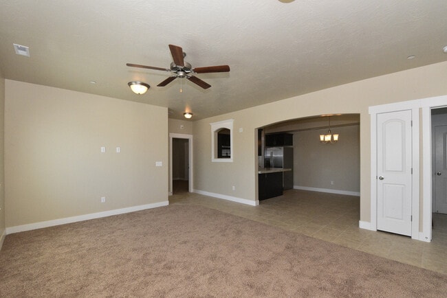 Building Photo - Beautiful Hillcrest Condo in Saratoga Springs