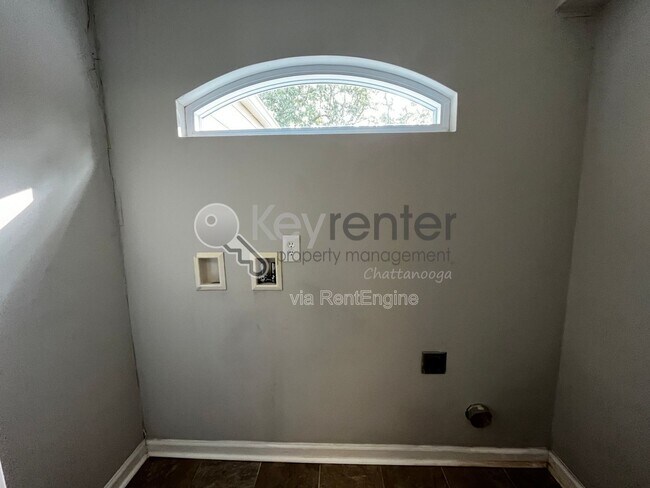 Building Photo - 1275 Duane Rd