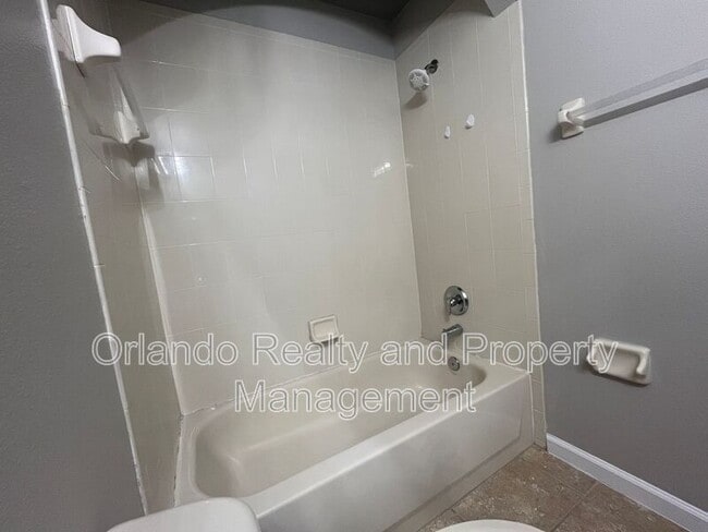 Building Photo - 16621 Cedar Crest Dr