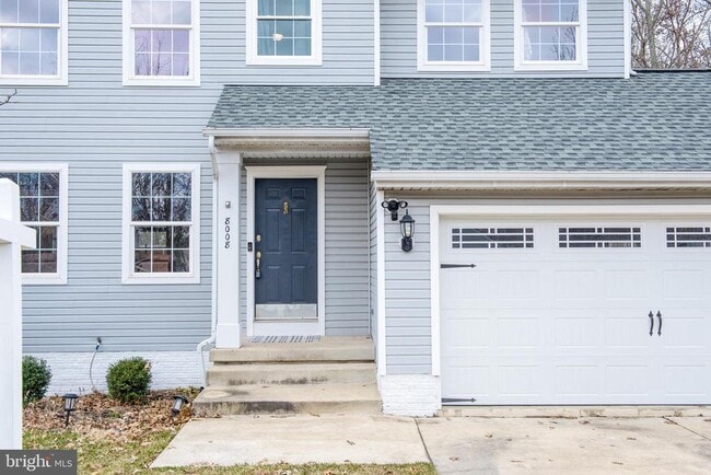 Building Photo - 8008 High Oak Rd