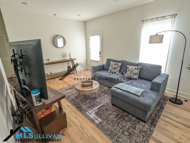 Building Photo - 1039 W Murray Ave