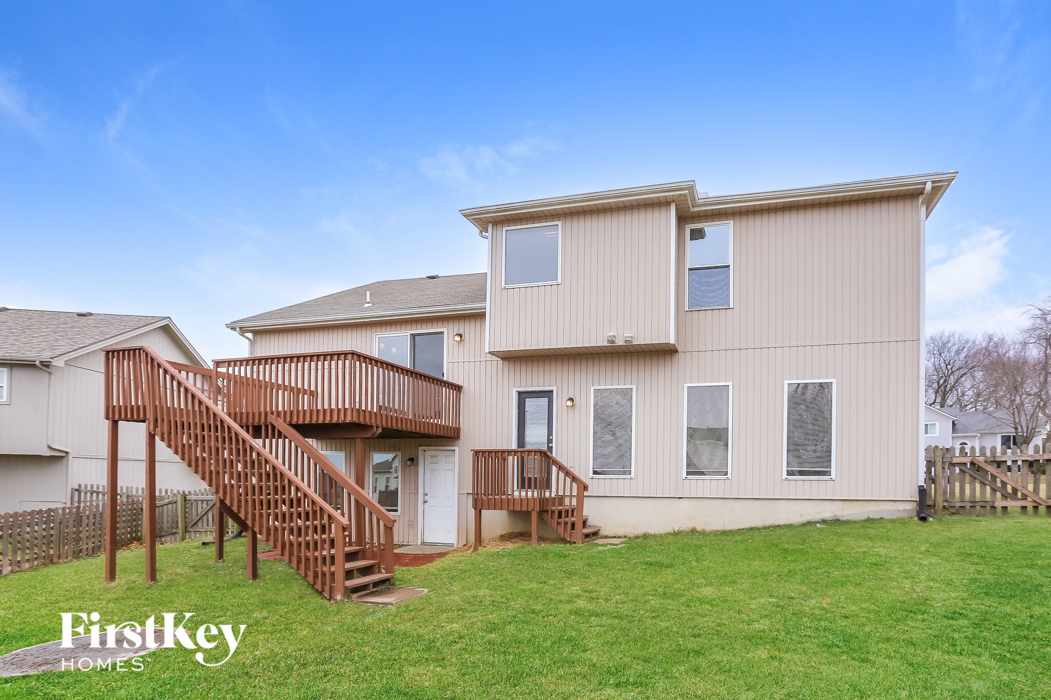 Building Photo - 912 E Madelyn Dr