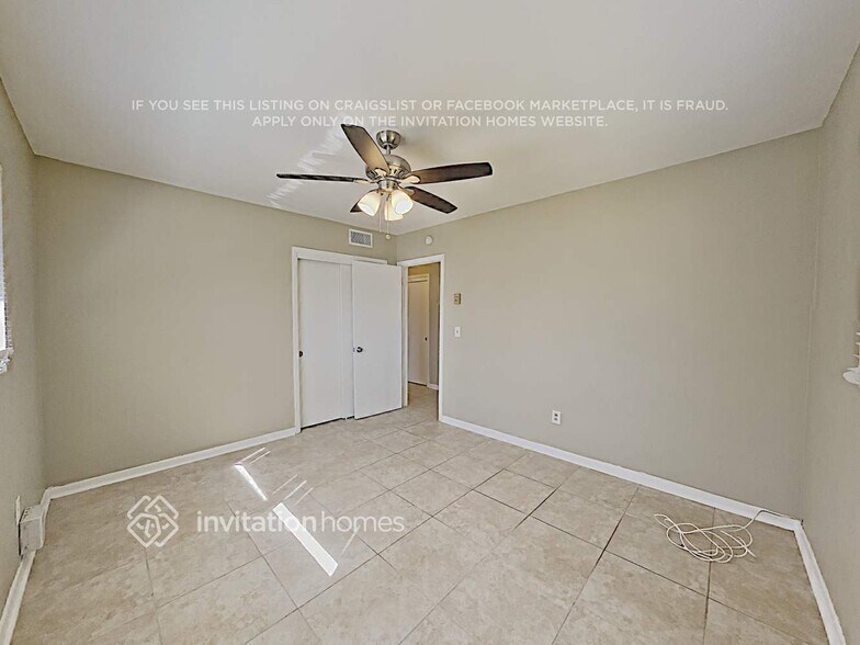 Building Photo - 12160 Croft Dr N