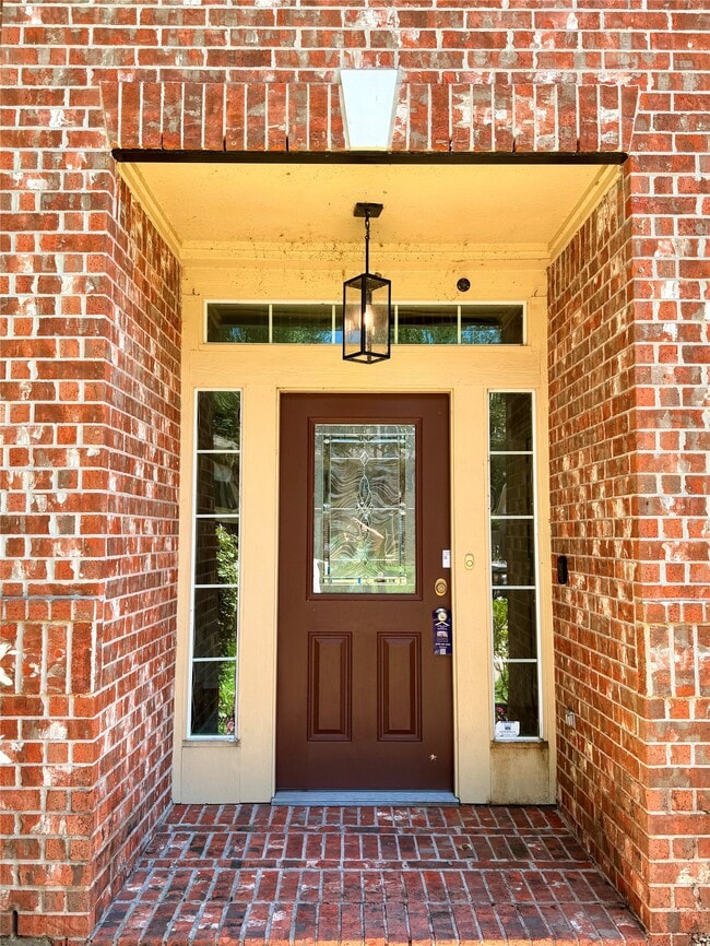 Building Photo - 8406 Green Valley Dr