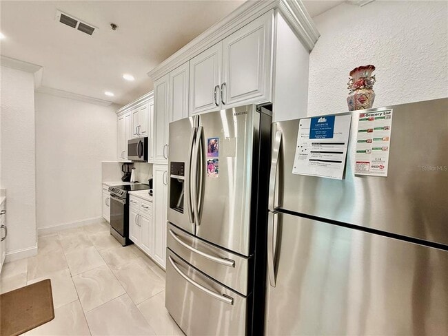 Building Photo - 16303 Enclave Village Dr