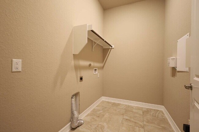Building Photo - Beautiful 4-Bedroom Home in Stevens Ranch ...