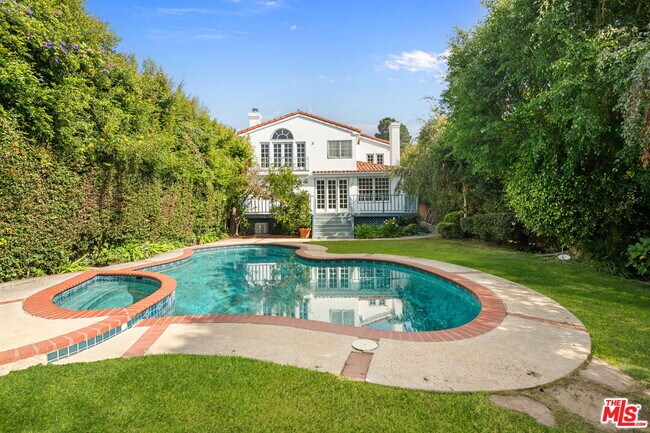 Building Photo - 139 S Anita Ave