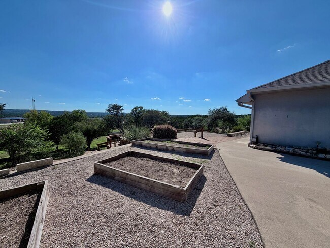 Building Photo - 6780 Braden Cir