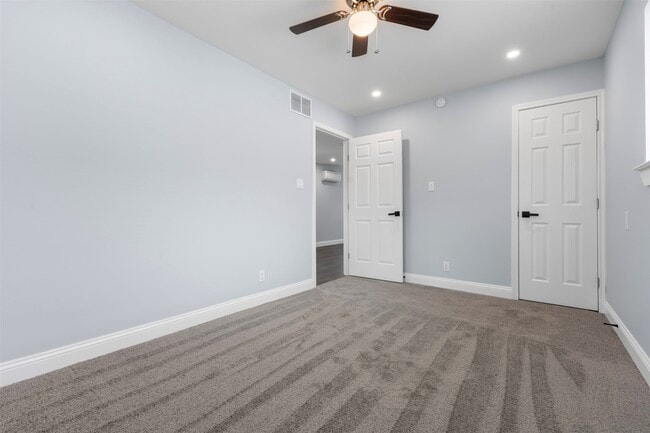 Building Photo - 4120 Linn St