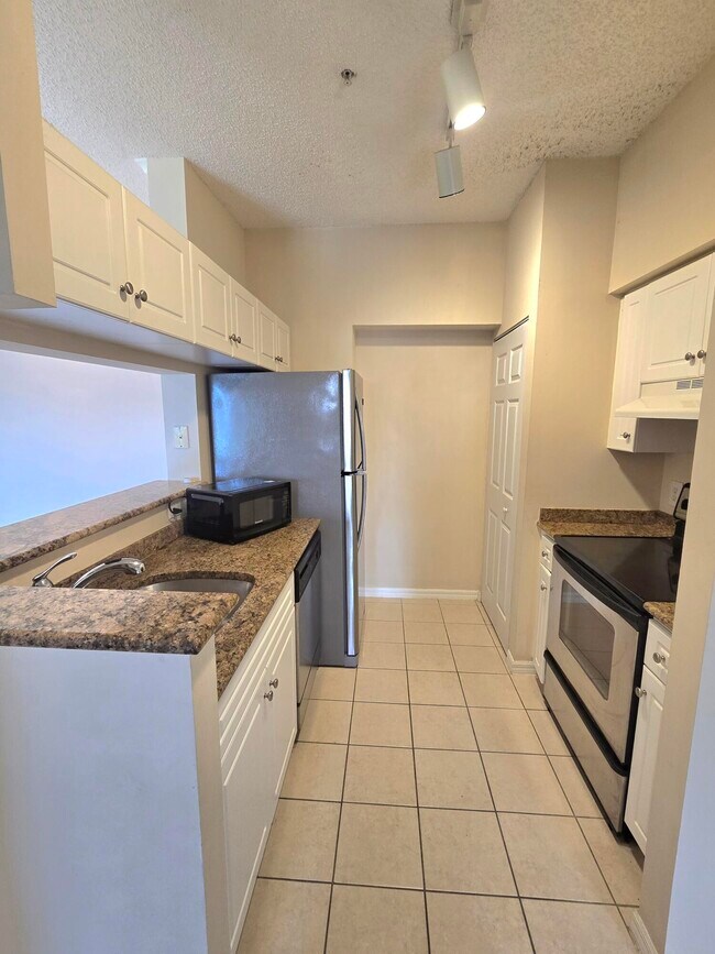 Building Photo - 3404 Tuscany Way