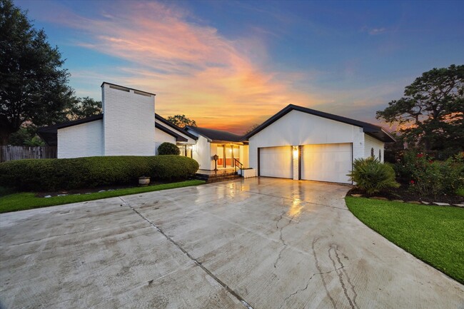 Building Photo - 18618 Point Lookout Dr