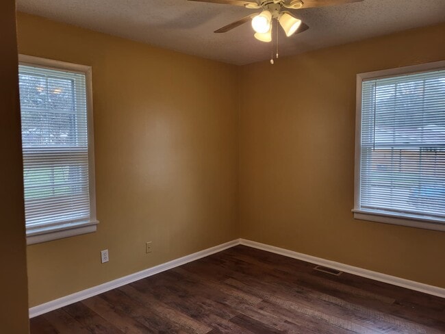 Building Photo - 3914 Mc Vay St SW