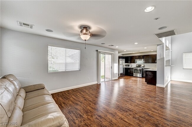 Building Photo - 10425 MIHELA Ave