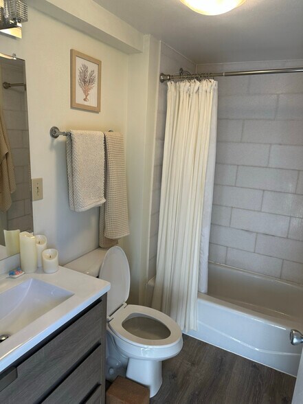 Building Photo - N53W34396-W34396 Rd Q