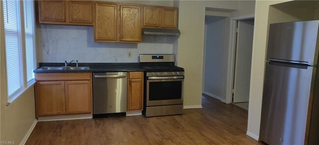 Building Photo - 2001 Corning Ave