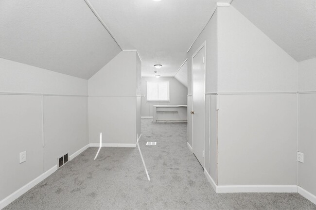 Building Photo - 14921 Myola Ave