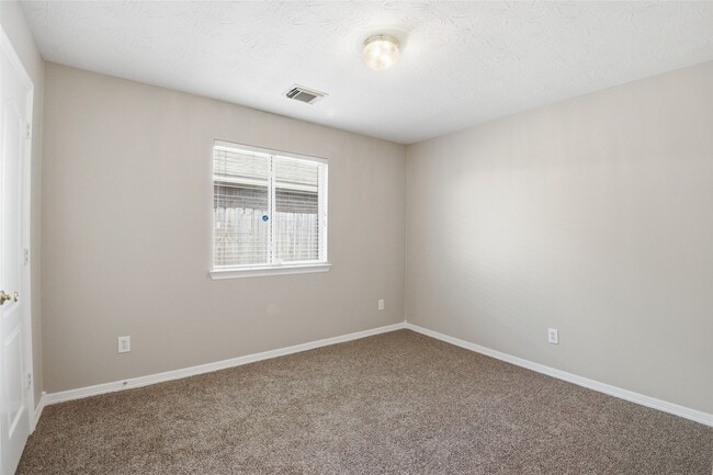 Building Photo - 2434 Montana Blue Dr