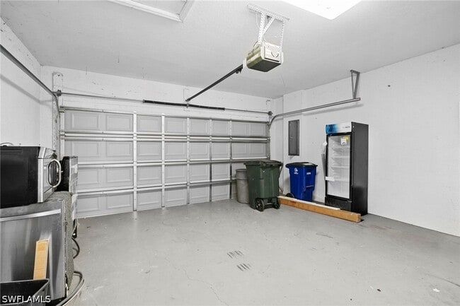 Building Photo - 9648 Roundstone Cir