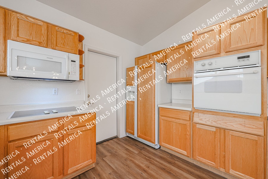 Building Photo - 5351 W Saragosa St