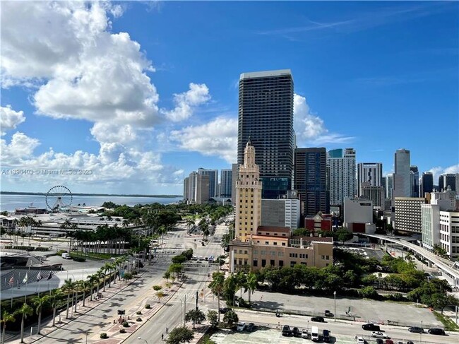 Building Photo - 888 Biscayne Blvd