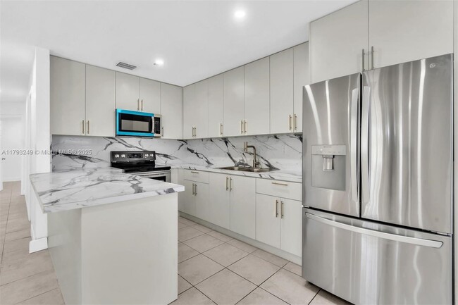 Building Photo - 11790 SW 34th St