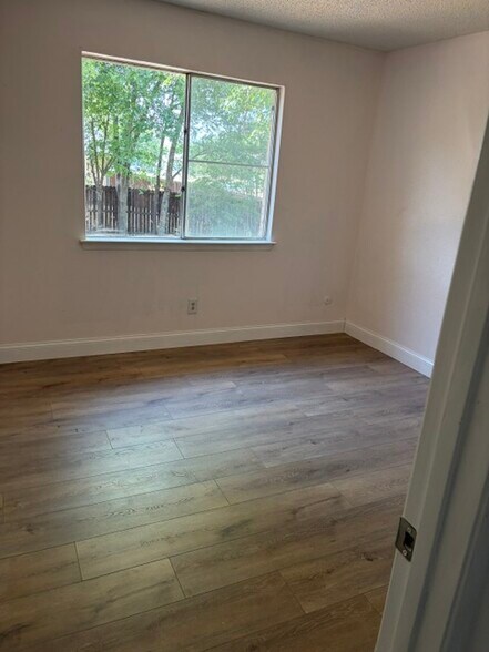 Building Photo - 2524 Catalina Way