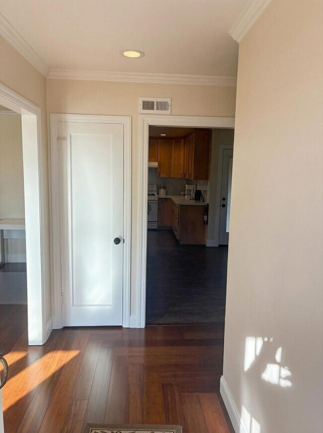 Building Photo - Charming 3-Bedroom Home with Inviting Outdoor Space