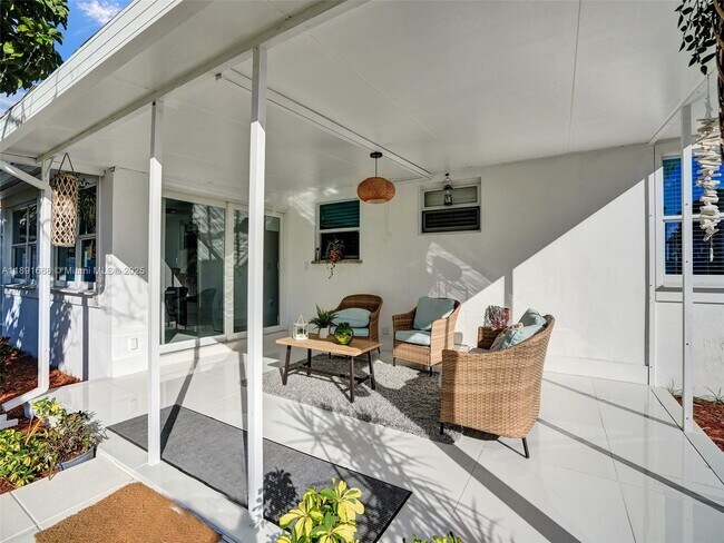 Building Photo - 1216 Guava Isle