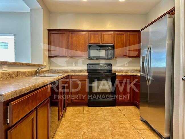 Building Photo - 770 W Fruit Tree Ln
