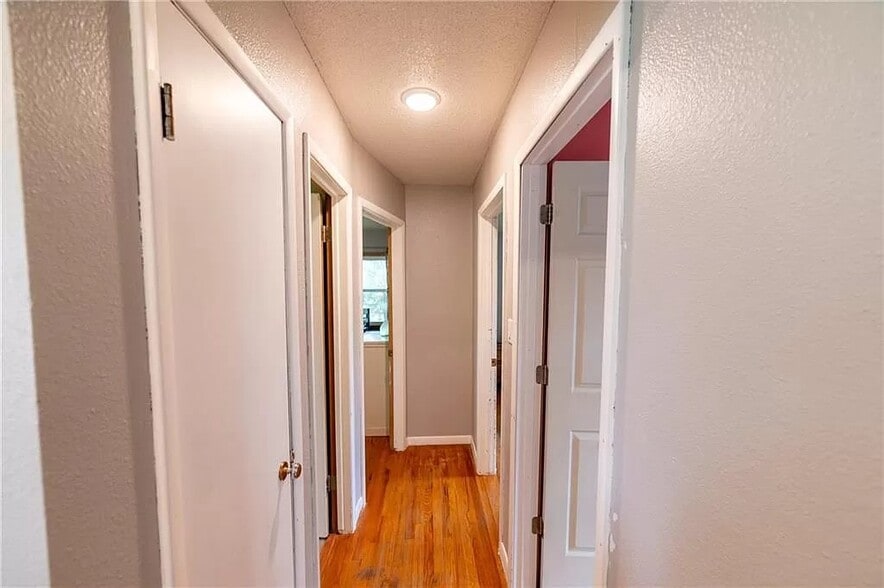 Building Photo - 2761 Skeies Dr