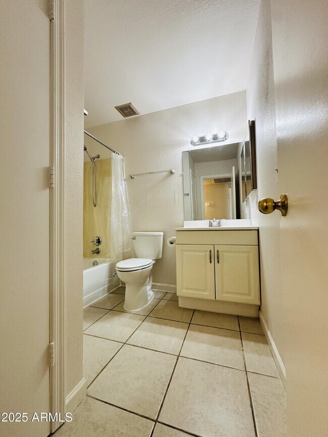 Building Photo - 1803 N Cheri Lynn Dr
