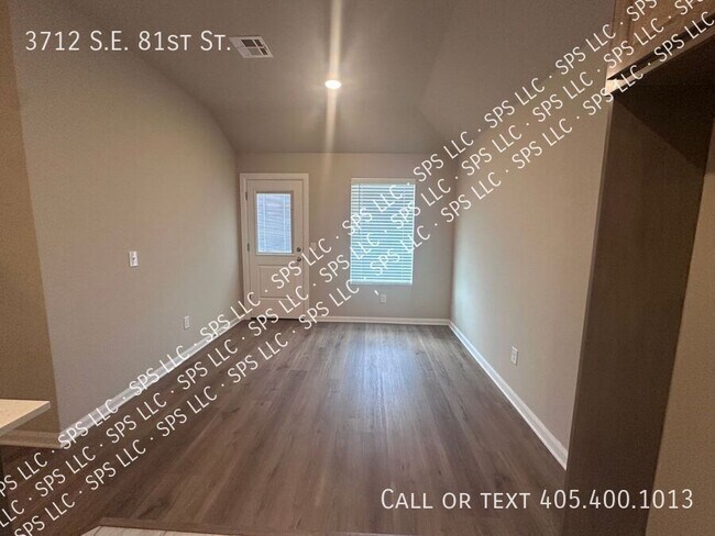 Building Photo - 3712 SE 81st St
