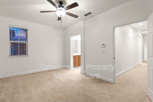 Building Photo - 363 W Viento St